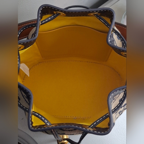 Tory Burch Monogram Bucket Bag  Great Condition - Picture 5 of 8